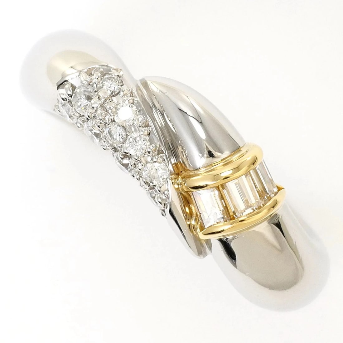 PT900 PLATINUM 18K YELLOW GOLD RING: PT900 Platinum 18K Yellow Gold Ring Brand: Unbranded Type/Style: Band ring Material: Platinum 900, Yellow gold (18K), Main Stone Natural Color: YG Pt Size: US4.5 Accessories: None Accessor