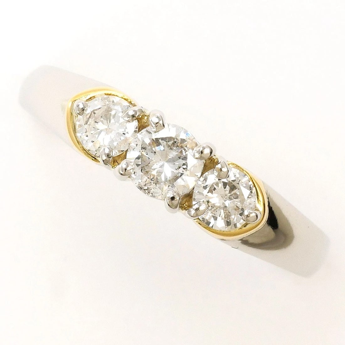 PT900 PLATINUM K18 RING DIAMOND: PT900 Platinum K18 Ring Diamond Brand: No Brand Type/Style: Ring Material: PT900 Platinum K18, Main Stone Diamond Color: Silver Size: US8 Accessories: None Accessories Notice: When purchas