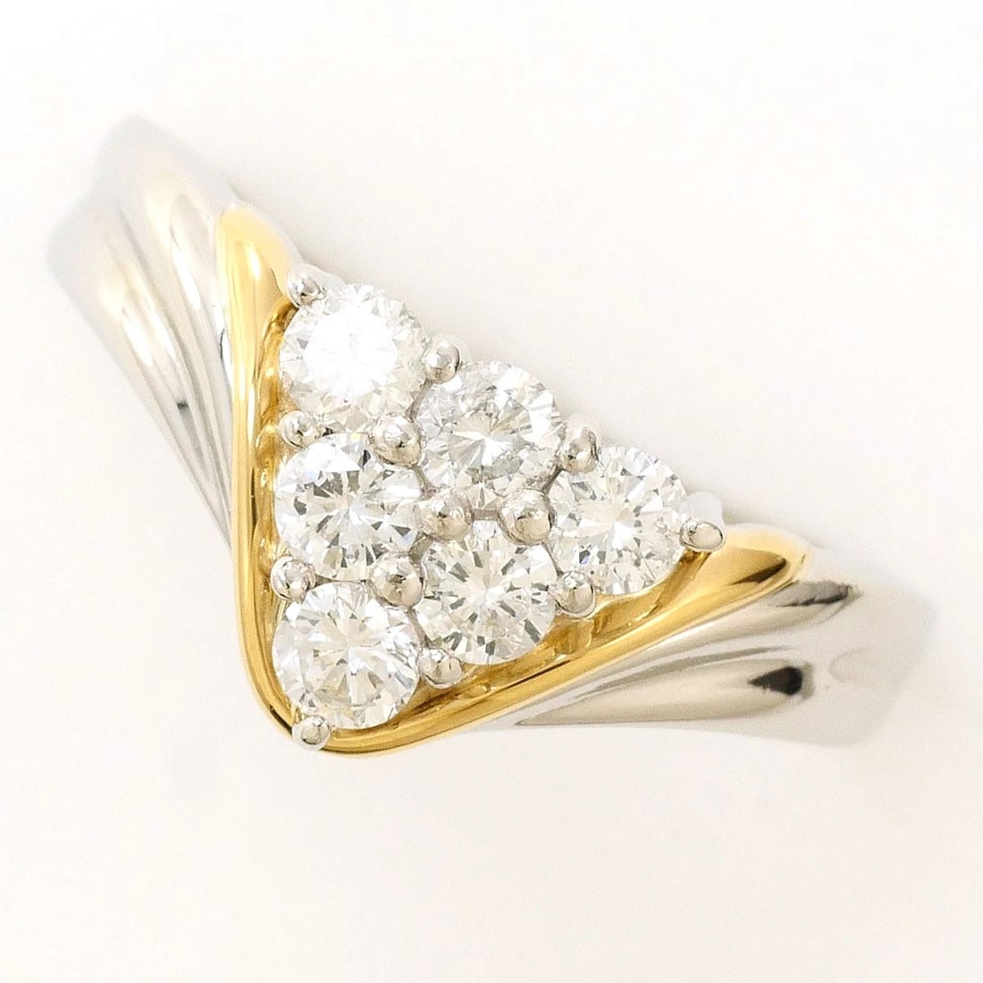 PT900 PLATINUM K18 RING DIAMOND: PT900 Platinum K18 Ring Diamond Brand: No Brand Type/Style: Ring Material: PT900 Platinum K18, Main Stone Diamond Color: Silver Size: US7 Accessories: None Accessories Notice: When purchas