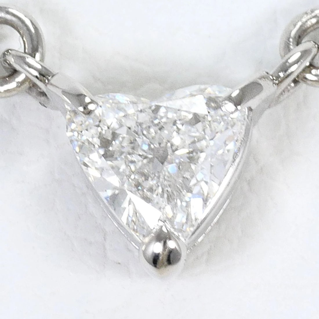 PT PLATINUM PT850/PLATINUM NECKLACE DIAMOND: PT Platinum PT850/Platinum Necklace Diamond Brand: No Brand Type/Style: Necklace Material: PT Platinum PT850/Platinum, Main Stone Diamond Color: Silver Size: total length 41cm Accessories: None