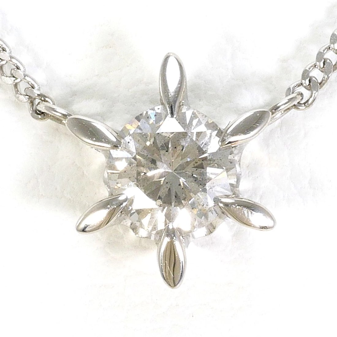 PT850 PLATINUM NECKLACE DIAMOND: PT850 Platinum Necklace Diamond Brand: No Brand Type/Style: Necklace Material: PT850 Platinum, Main Stone Diamond Color: Silver Size: total length 41cm Accessories: None Accessories Notice