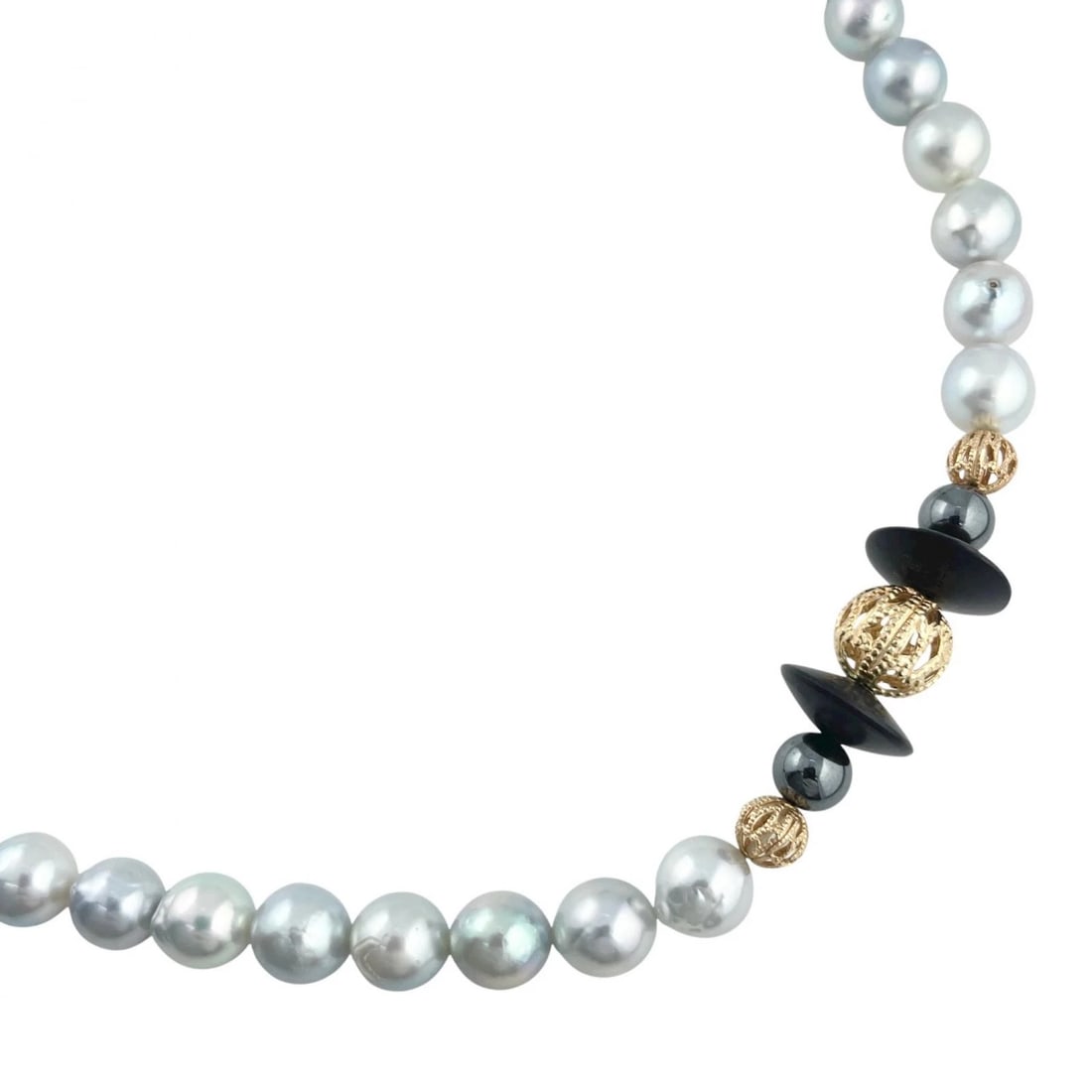PEARL NECKLACE K18 YELLOW GOLD/PEARL/HEMATITE: Pearl Necklace K18 yellow gold/Pearl/Hematite Brand: no brand Type/Style: Necklace Material: K18 yellow gold, Color: Gold Size: Neck around?96.0cm Pearl size?7.5?8.0?? Accessories: None Ac