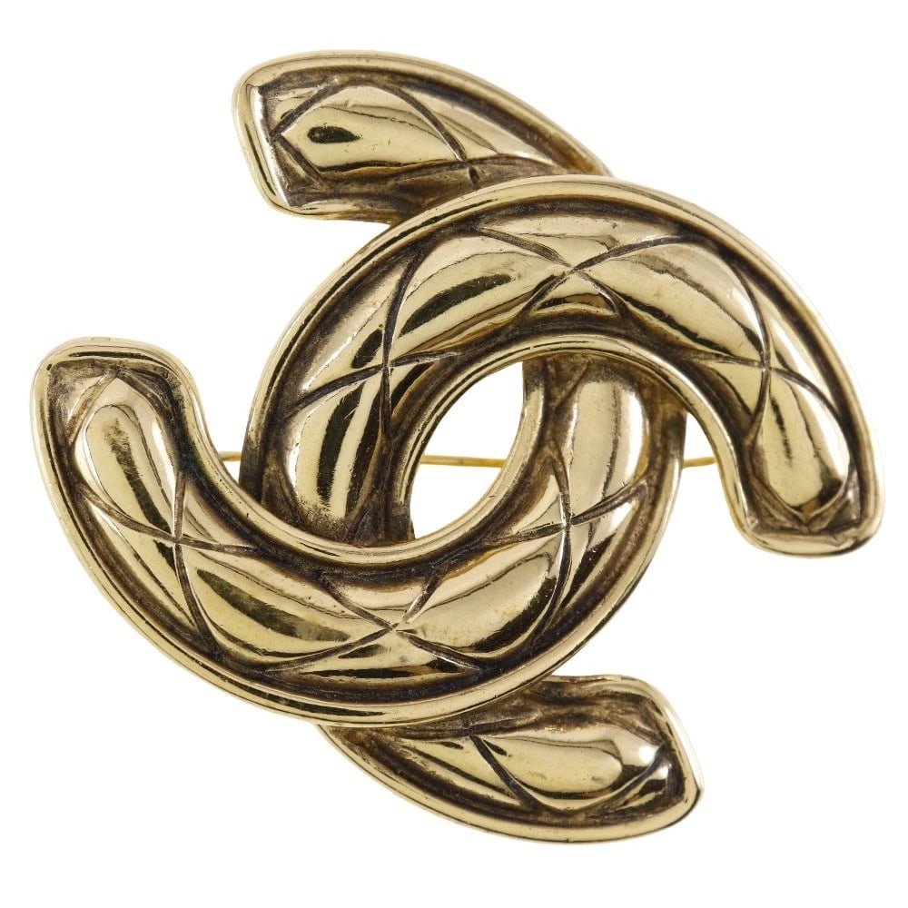 CHANEL COCO MARK BROOCH PLATED GOLD: CHANEL COCO Mark Brooch Plated Gold Brand: CHANEL Type/Style: Brooch Material: Plated Gold, Color: Gold Size: (CM) 47mm x 57mm Accessories: None Accessories Notice: When purchasing pre-own