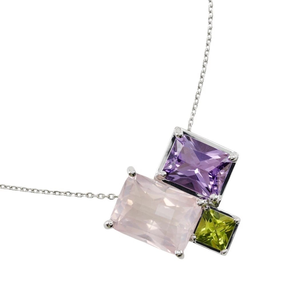 TASAKI RELAXED AND ELEGANT NECKLACE: TASAKI Relaxed and elegant Necklace Brand: TASAKI Type/Style: Necklace Material: K18 white gold, Color: Silver Size: (CM) Neck around?44.5cm Top?W23mm x H19mm Accessories: None Accessories Notice: