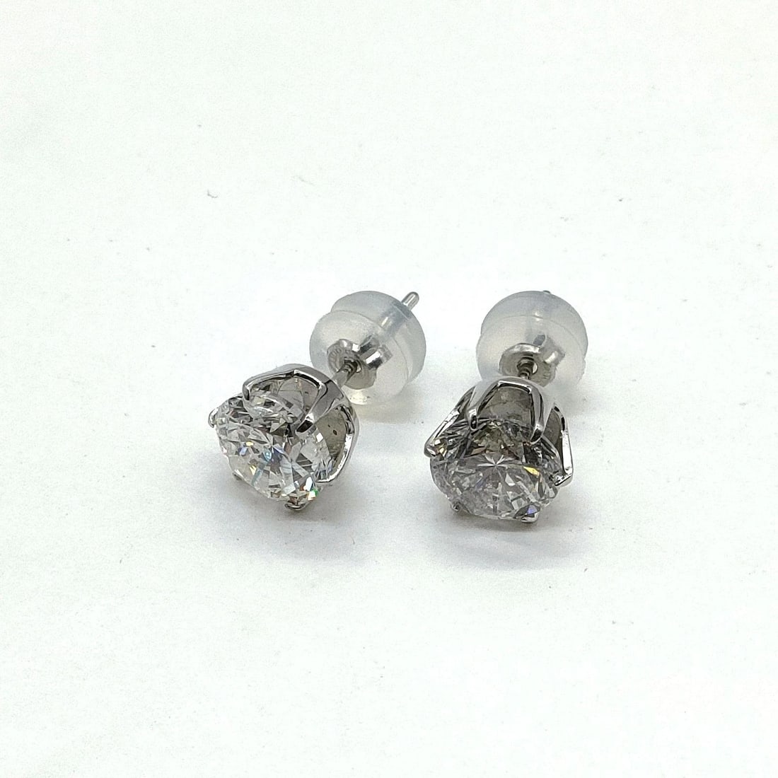 Jewelry Pierced Earring: Jewelry Pierced Earring Brand: Unbranded Type/Style: Pierced Earring Material:Platinum Color: Platinum Size: none Accessories: None Accessories Notice: When purchasing pre-owned goods, pl