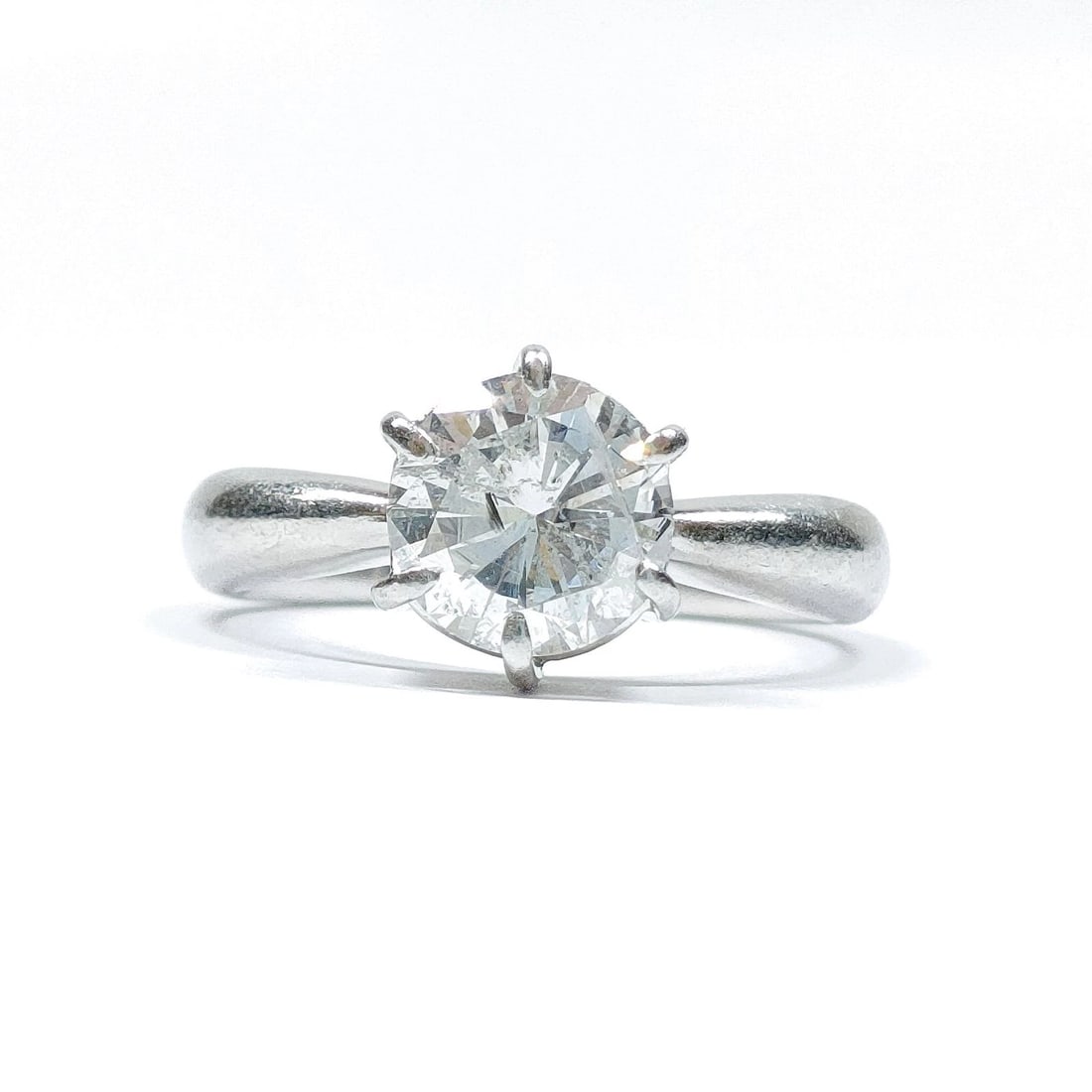 TIFFANY AND CO. RING HARMONY DIAMOND PLATINUM: Tiffany and Co. Ring Harmony Diamond Platinum Brand: Tiffany and Co. Type/Style: Ring Material: Platinum, Main Stone Natural Color: Platinum Size: US 5 1/2 Accessories: None Accessories No