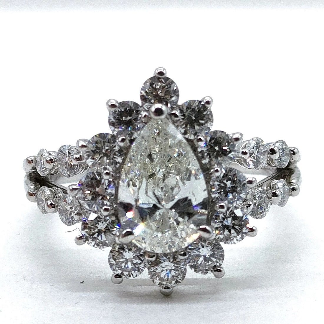 TIFFANY AND CO. RING BAND PLATINUM: Tiffany and Co. Ring Band Platinum Brand: Tiffany and Co. Type/Style: Ring Material: Platinum, Main Stone Natural Color: Platinum Size: US 6 1/4 Accessories: None Accessories Notice: When