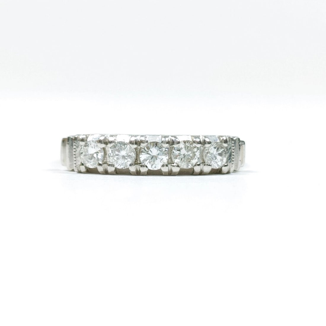 Jewelry Ring Natural Diamond: Jewelry Ring Natural Diamond Brand: Unbranded Type/Style: Ring Material: Platinum, Main Stone Natural Color: Platinum Size: US 7 Accessories: None Accessories Notice: When purchasing pre-o