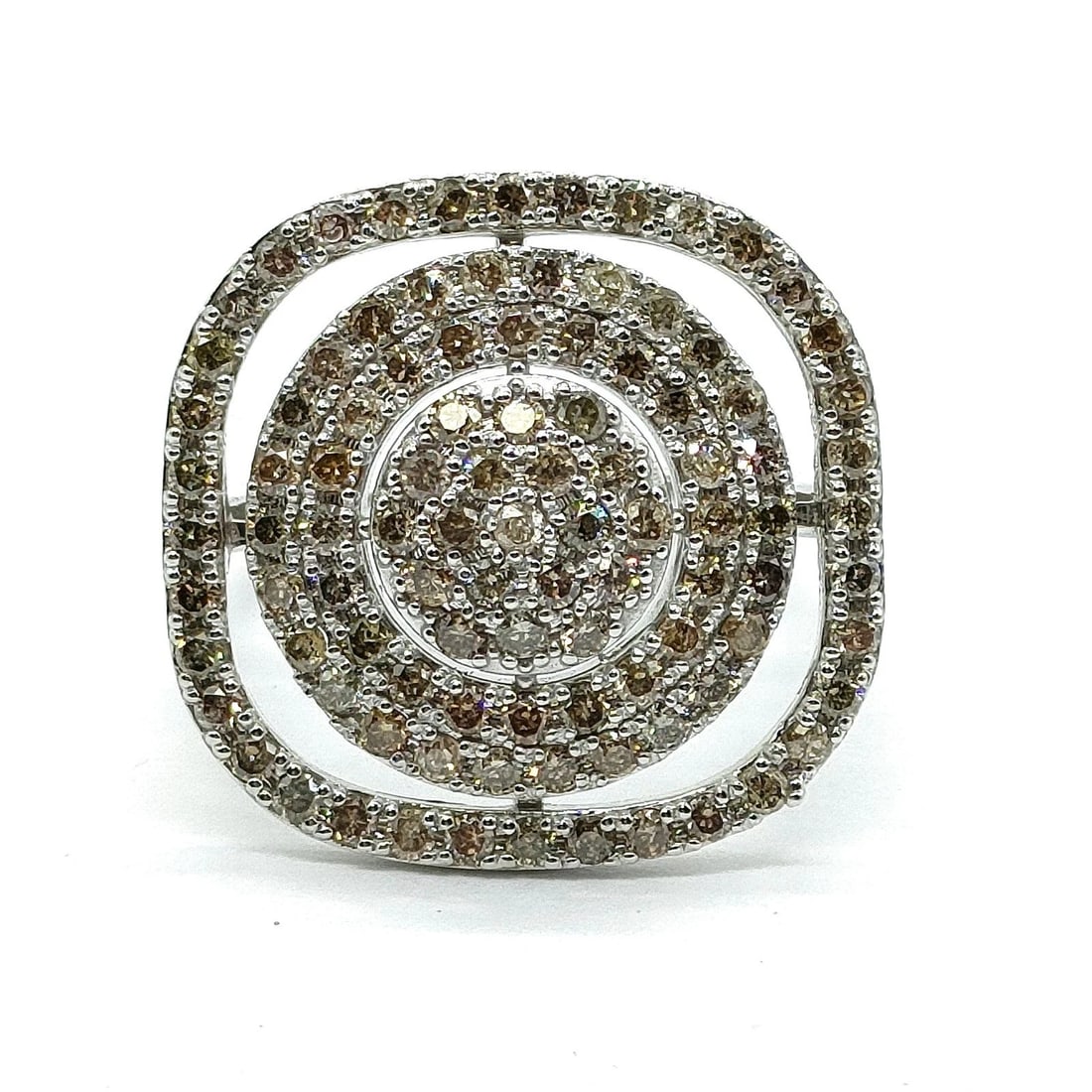 JEWELRY RING RUBY 3CT GOLD YELLOW GOLD PINKS: Jewelry Ring Ruby 3ct Gold Yellow Gold Pinks Brand: Unbranded Type/Style: Ring Material: Gold, Main Stone Natural Color: Yellow Gold Size: US 6 1/4 Accessories: None Accessories Notice: Wh