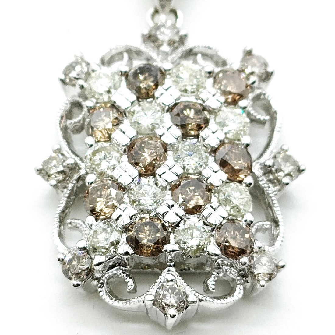 Jewelry Necklace Natural Diamond: Jewelry Necklace Natural Diamond Brand: Cartier Type/Style: Pendant Head Material: White gold, Main Stone Natural Color: White gold Size: Pendant Size : 2.94X1.83 cm / 1.15X0.72 inch Chain Size : 46 c