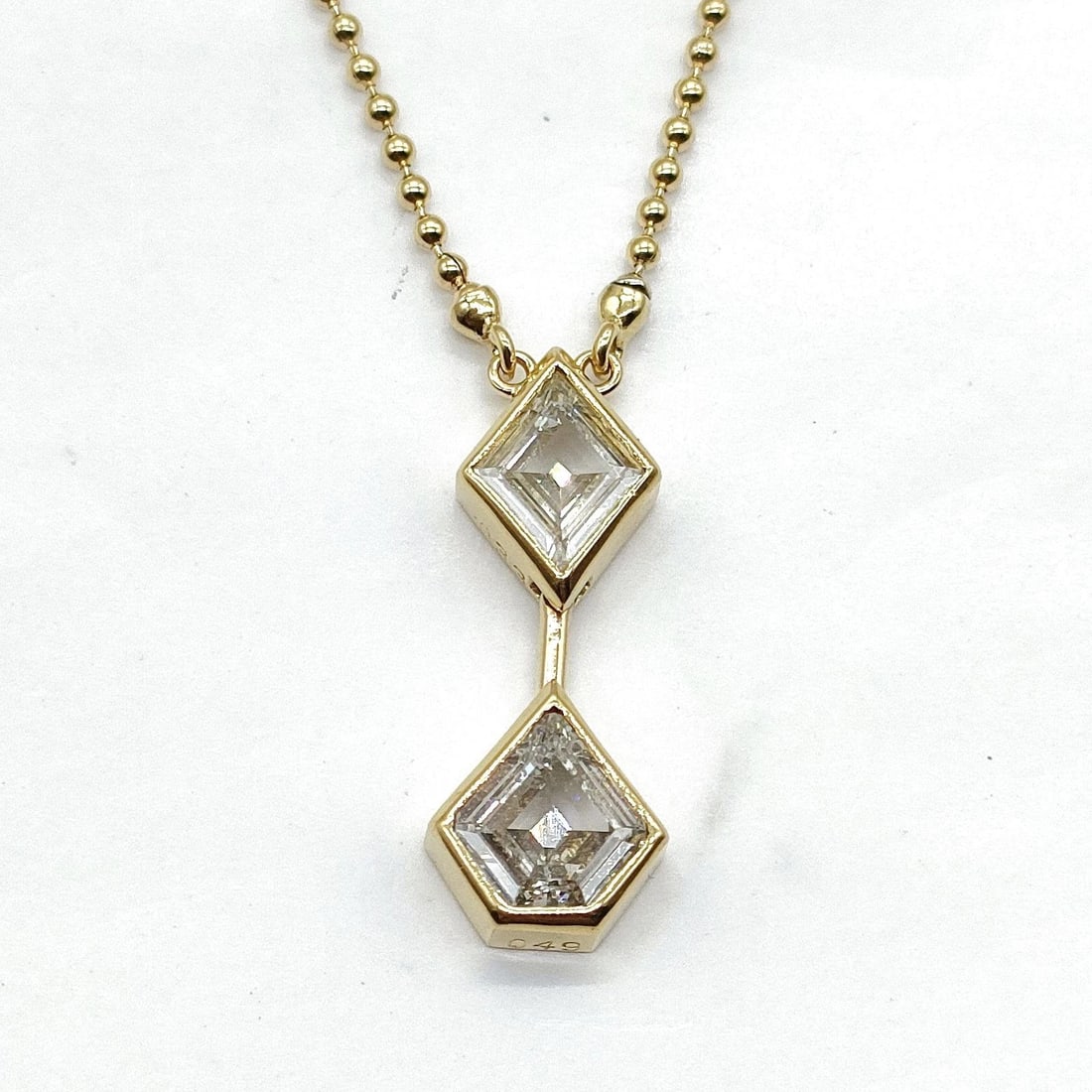 JEWELRY RING OPAL PLATINUM: Jewelry Ring Opal Platinum Brand: Unbranded Type/Style: Necklace Material: Platinum, Main Stone Natural Color: Platinum Size: Pendant Size : 2.08X0.67 cm / 0.81X0.26 inch Chain Size : 45 cm / 17.7 inc