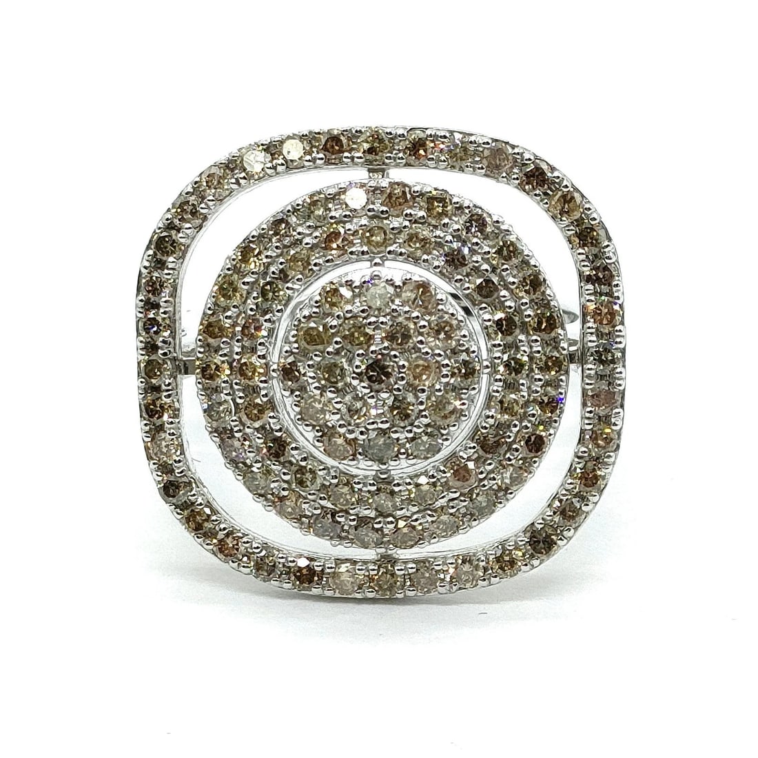 JEWELRY LOOSE DIAMOND NATURAL DIAMOND: Jewelry Loose Diamond Natural Diamond Brand: Unbranded Type/Style: Ring Material: White gold, Main Stone Natural Color: White gold Size: US 6 1/4 Accessories: None Accessories Notice: When purchasing
