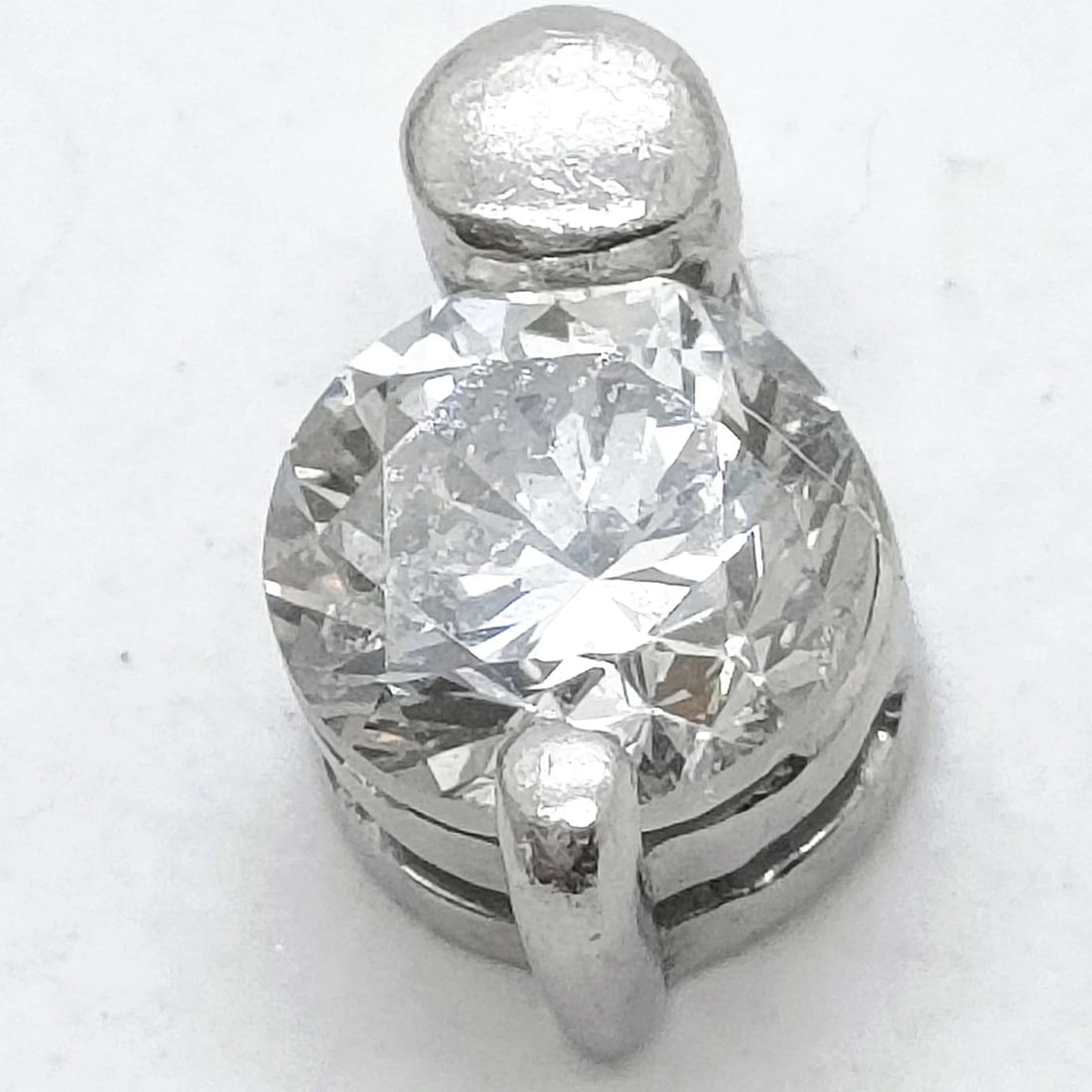 JEWELRY LOOSE DIAMOND NATURAL DIAMOND: Jewelry Loose Diamond Natural Diamond Brand: Unbranded Type/Style: Pendant head Material: Platinum, Main Stone Natural Color: Platinum Size: Pendant Size : 1X0.61 cm / 0.39X0.24 inch Accessories: