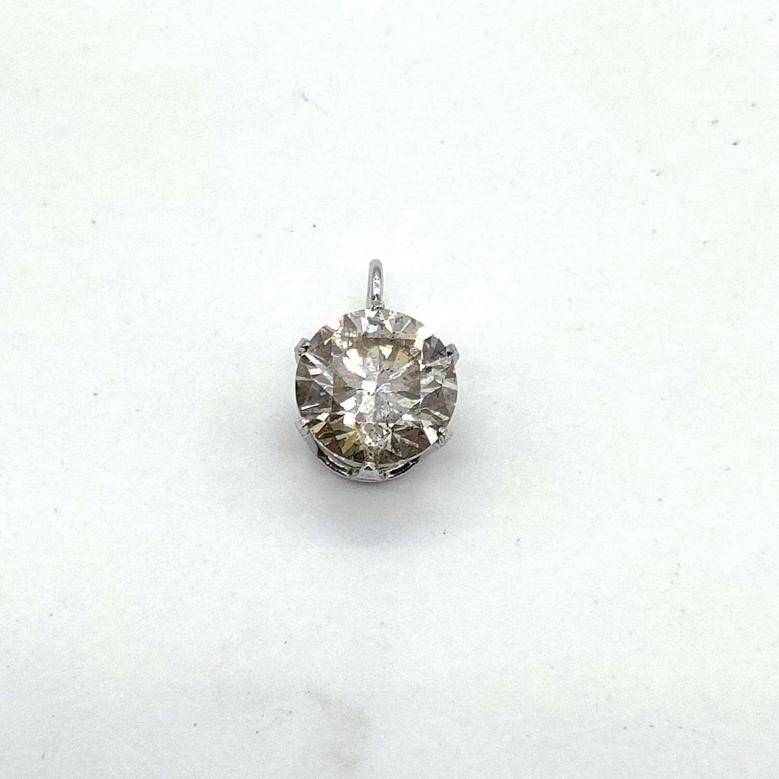 JEWELRY LOOSE DIAMOND NATURAL DIAMOND: Jewelry Loose Diamond Natural Diamond Brand: Unbranded Type/Style: Pendant head Material: Platinum, Main Stone Natural Color: Platinum Size: Pendant Size : 0.86X0.6 cm / 0.33X0.23 inch Accessories: