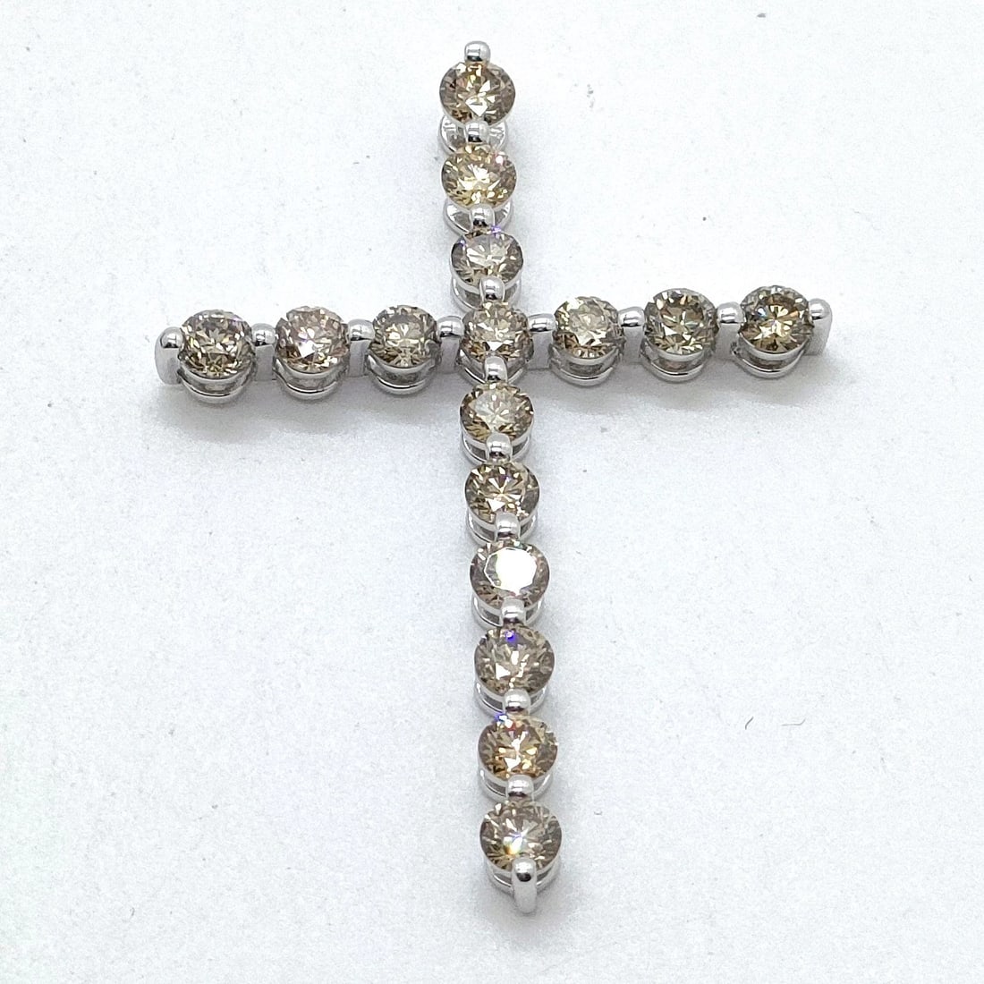 Jewelry Pendant Head Natural Diamond: Jewelry Pendant Head Natural Diamond Brand: Unbranded Type/Style: Pendant head Material: Gold, Main Stone Natural Color: Gold Size: Pendant Size : 4.24X3 cm / 1.66X1.18 inch Accessories: None