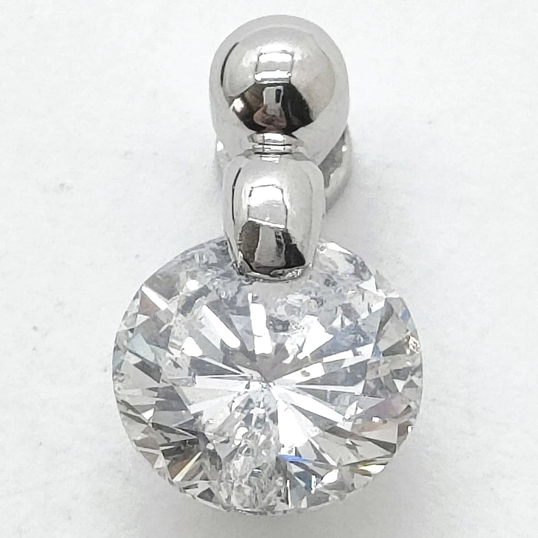 CHANEL PIERCED EARRING GOLD BLACK: Chanel Pierced Earring Gold Black Brand: Chanel Type/Style: Pendant head Material: Platinum, Main Stone Natural Color: Platinum Size: Pendant Size : 1.23X0.71 cm / 0.48X0.27 inch Accessories: None