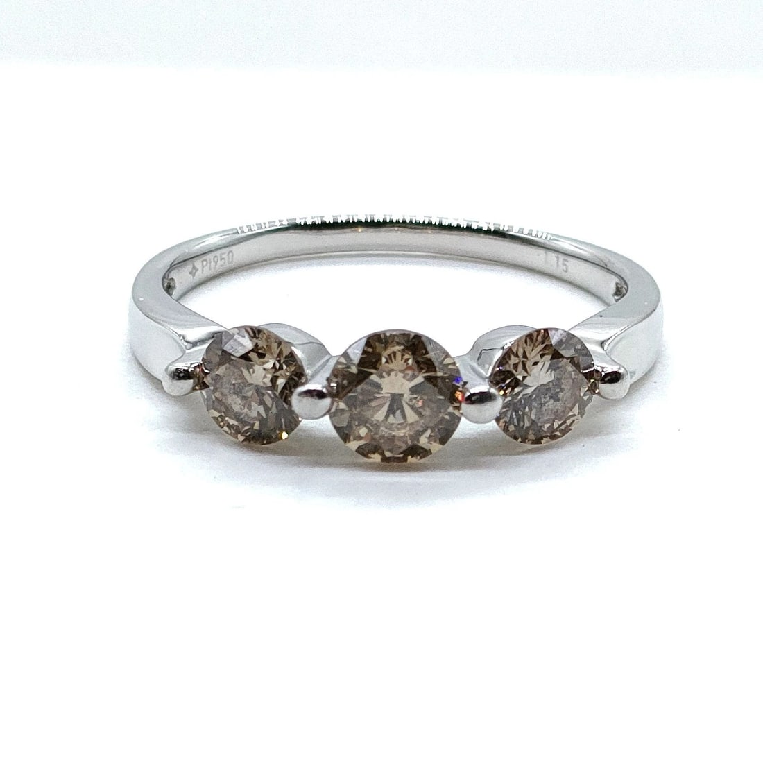 JEWELRY LOOSE DIAMOND NATURAL DIAMOND: Jewelry Loose Diamond Natural Diamond Brand: Unbranded Type/Style: Ring Material: Platinum, Main Stone Natural Color: Platinum Size: US 8 1/4 Accessories: None Accessories Notice: When purchasing