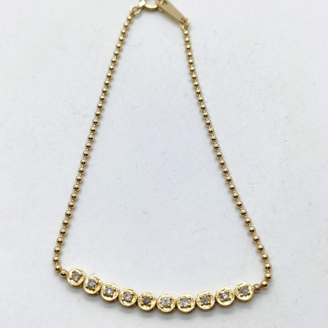 CHANEL EARRING GOLD: Chanel Earring Gold Brand: Unbranded Type/Style: Bracelet Material: Gold, Main Stone Natural Color: Yellow Gold Size: Chain Size : 17 cm / 6.69 inch Accessories: None Accessories Notice: When