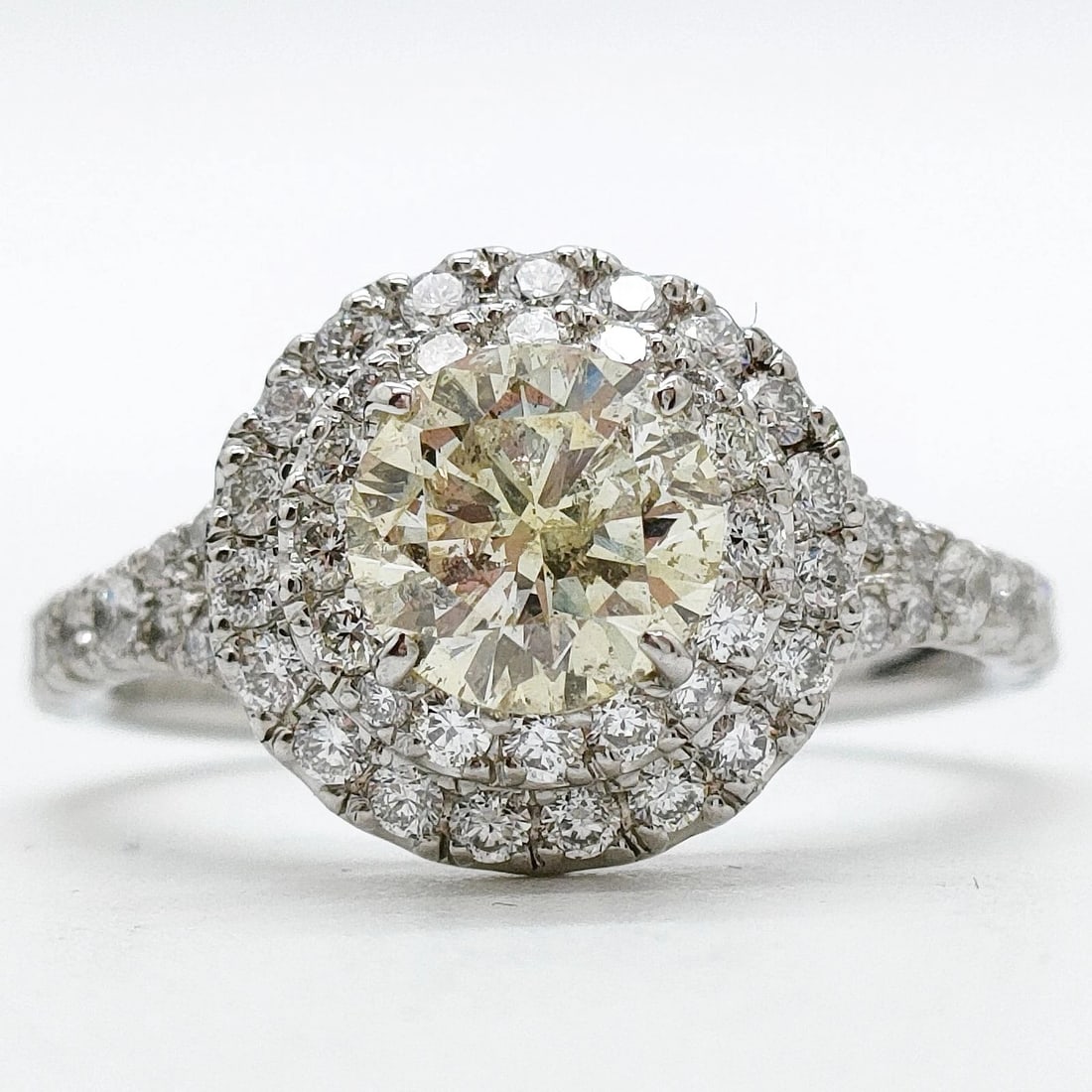 Jewelry Ring Natural Diamond: Jewelry Ring Natural Diamond Brand: Unbranded Type/Style: Ring Material: Platinum, Main Stone Natural Color: Platinum Size: US 7 Accessories: None Accessories Notice: When purchasing pre-owned goods,