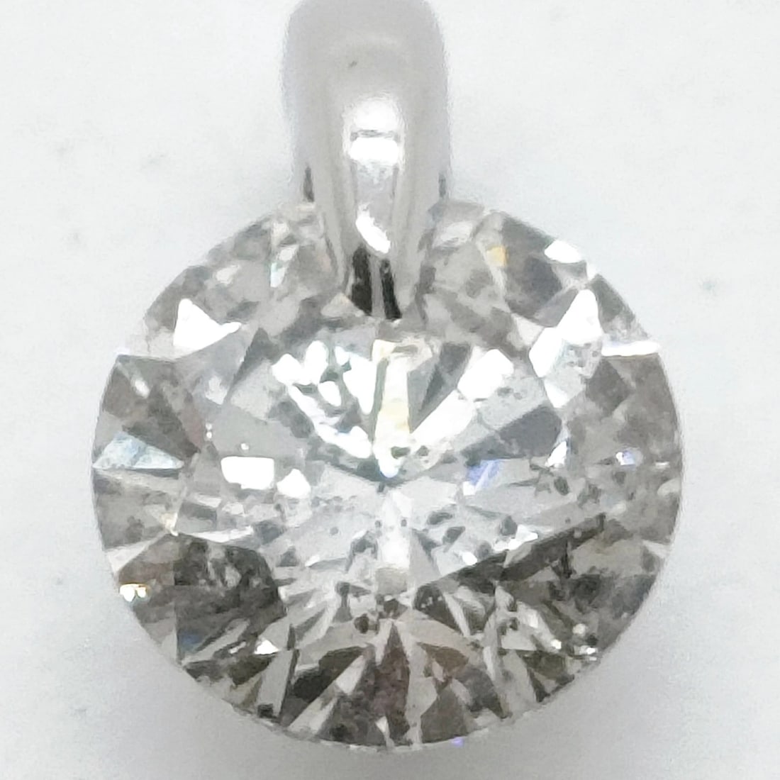 HERMES RING CARY DIAMOND NATURAL DIAMOND GOLD: Hermes Ring Cary Diamond Natural Diamond Gold Brand: Unbranded Type/Style: Pendant Head Material: Platinum, Main Stone Natural Color: Platinum Size: Pendant Size : 1.22X0.8 cm / 0.48X0.31 inch