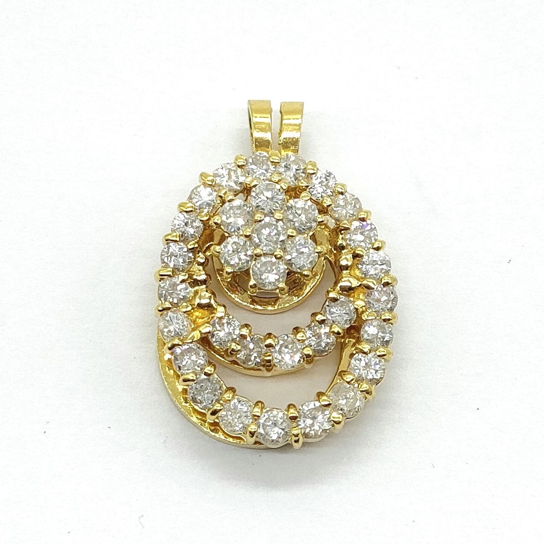 HERMES NECKLACE BROWNS WHITES: Hermes Necklace Browns Whites Brand: Unbranded Type/Style: Pendant Head Material: Gold, Main Stone Natural Color: Yellow Gold Size: Pendant Size : 2X1.4 cm / 0.78X0.55 inch Accessories: None <