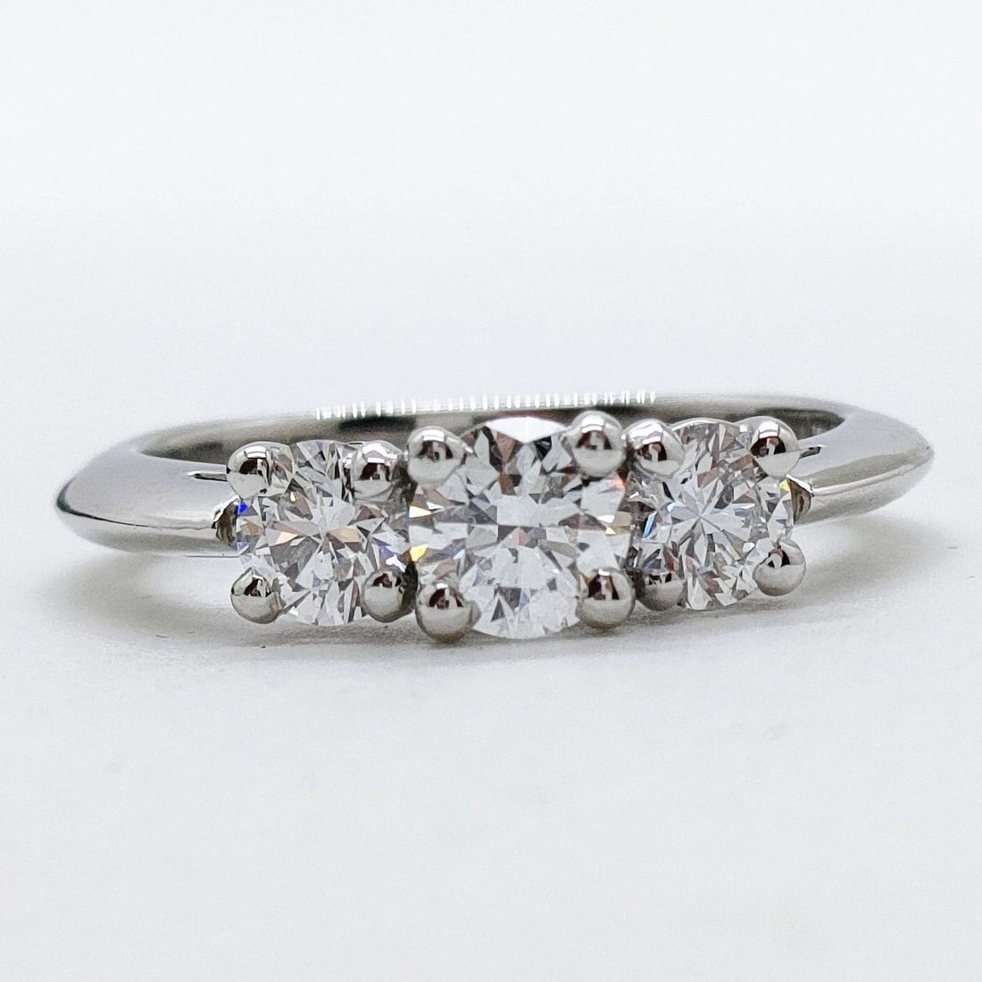 Tiffany and Co. Ring Three Stone Natural Diamond Platinum: Tiffany and Co. Ring Three Stone Natural Diamond Platinum Brand: Tiffany and Co. Type/Style: Ring Material: Platinum, Main Stone Natural Color: Platinum Size: US 4 1/2 Accessories: None A