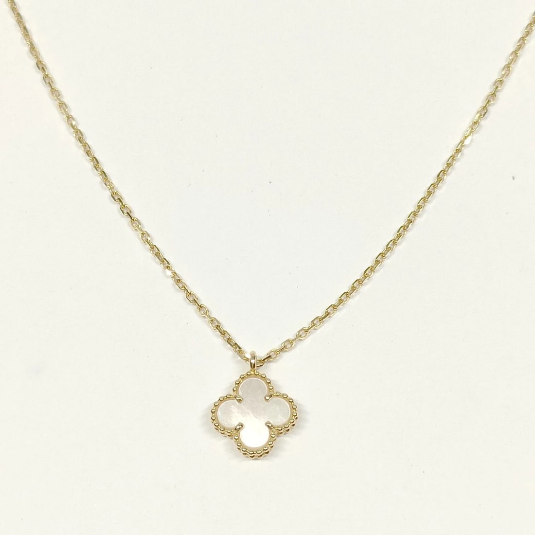 VAN CLEEF AND ARPELS PENDANT NECKLACE SWEET ALHAMBRA: Van Cleef and Arpels Pendant Necklace Sweet Alhambra Brand: Van Cleef and Arpels Type/Style: Neckless Material: Gold, Color: Yellow Gold Size: Pendant Size : 1.15X0.88 cm / 0.45X0.34 inch Chain Size :