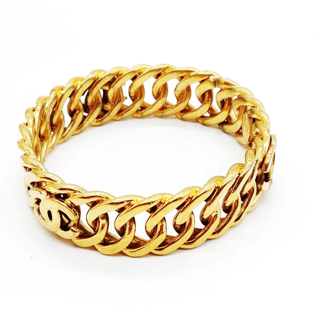 CHANEL BANGLE GOLD: Chanel Bangle Gold Brand: Chanel Type/Style: Bangle Material: Metal, Color: Gold Size: Length : 21 cm (approx) Accessories: None Accessories Notice: When purchasing pre-owned goods, please