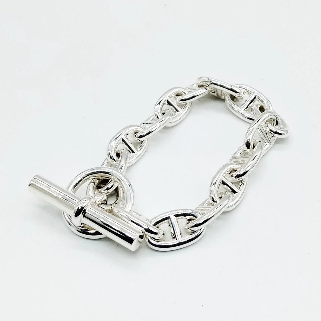 HERMES BRACELET SILVER 925: Hermes Bracelet Silver 925 Brand: Hermes Type/Style: Bracelet Material: Silver 925, Color: Silver Size: Size : 18.5cm Accessories: None Accessories Notice: When purchasing pre-owned goods,