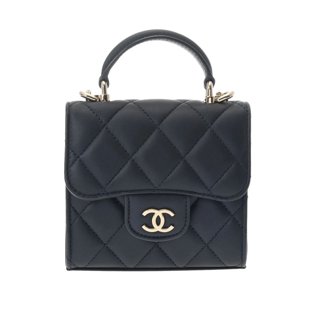CHANEL CHAIN CLUTCH MATRASSE LAMBSKIN NAVY SHOULDER BAG: CHANEL Chain clutch Matrasse lambskin Navy Shoulder Bag Brand: CHANEL Type/Style: Shoulder Bag Material: lambskin Color: Navy ? Gold Metal Size: H:about 3.9inch W:about 4.3inch D:about 2.0inch Acc