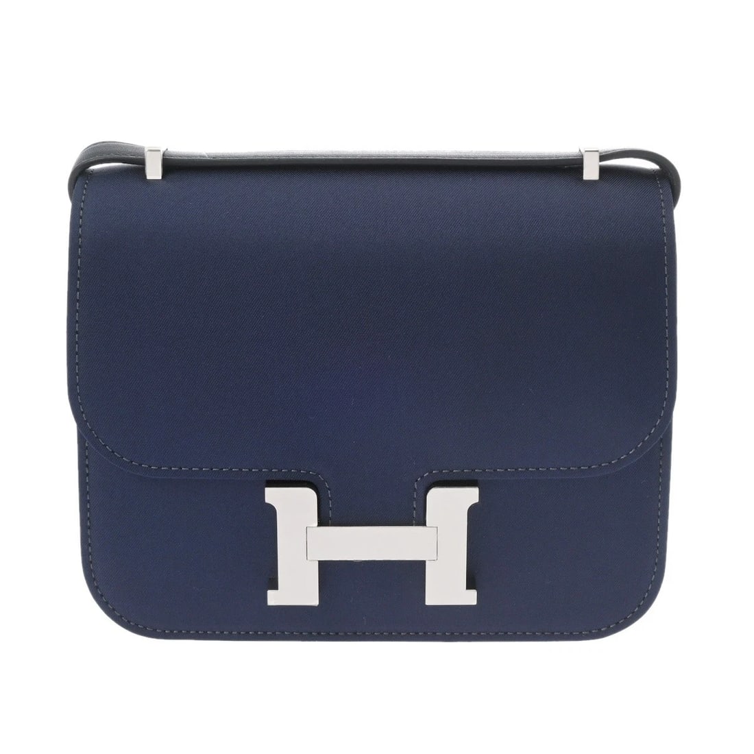 HERMES CONSTANCE 3 18 SILK BLUE MARINE / BLUE NUIT SHOULDER BAG: HERMES Constance 3 18 silk Blue Marine / Blue Nuit Shoulder Bag Brand: HERMES Type/Style: Shoulder Bag Material: silk Color: Blue Marine / Blue Nuit ? SilverMetal Size: H:about 5.9inch W:about 7.3inch