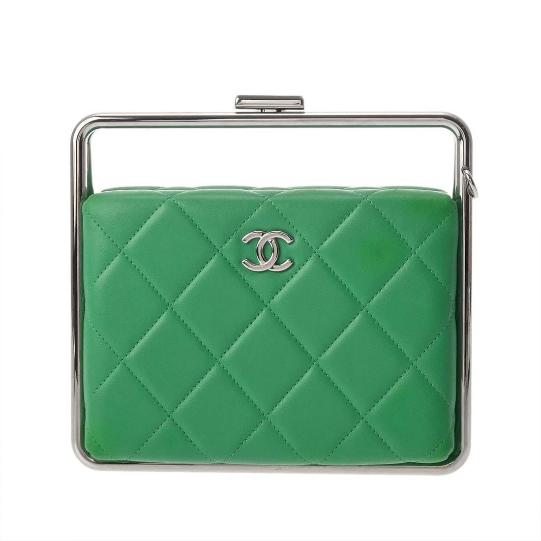CHANEL VANITY CASE MATRASSE LAMBSKIN GREEN VANITY BAG: CHANEL Vanity case Matrasse lambskin green Vanity bag Brand: CHANEL Type/Style: Vanity bag Material: lambskin Color: green ? SilverMetal Size: H:about 7.1inch W:about 7.5inch D:about 3.1inch Acces