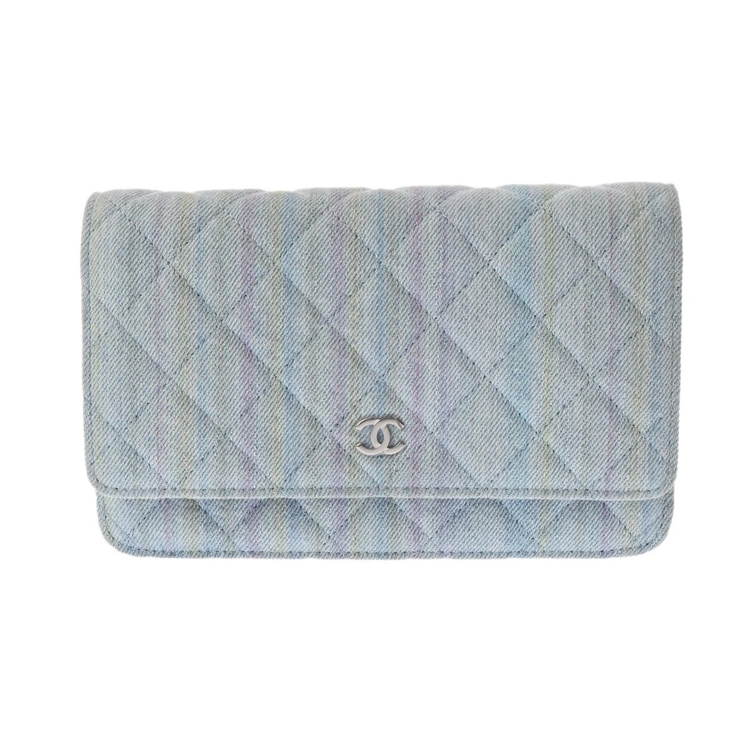 CHANEL CHAIN WALLET MATRASSE DENIM BLUE SHOULDER BAG: CHANEL Chain wallet Matrasse denim blue Shoulder Bag Brand: CHANEL Type/Style: Shoulder Bag Material: denim Color: blue ? SilverMetal Size: H:about 4.7inch W:about 7.5inch D:about 1.4inch (maximum)