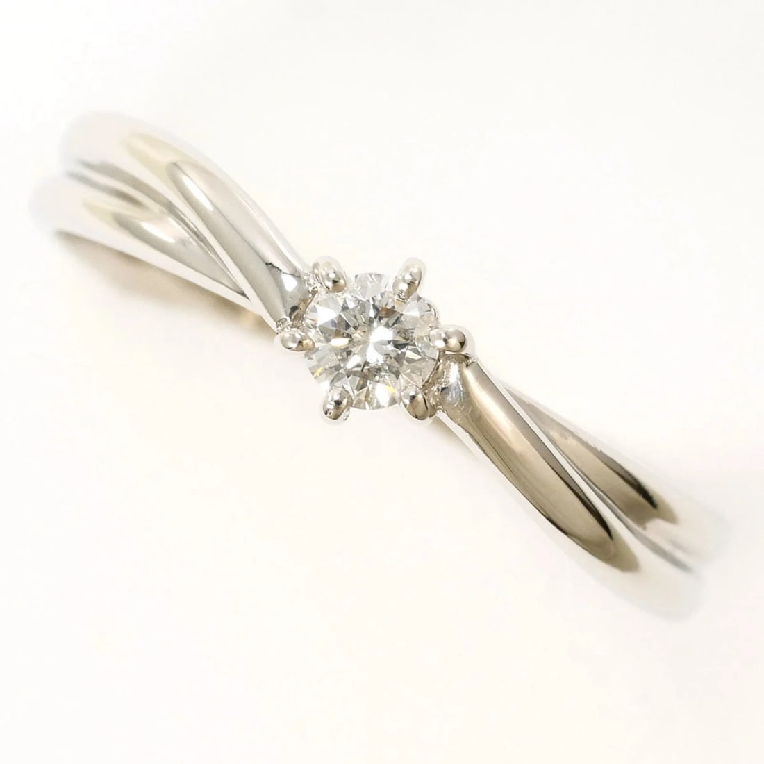 PLATINUM 900 RING WITH DIAMOND, LIKE: Platinum 900 Ring with Diamond, Like Brand: Unbranded Type/Style: Band ring Material: Platinum 900, Main Stone natural Color: Pt Size: US6.5 Accessories: None Accessories Notice: When purc