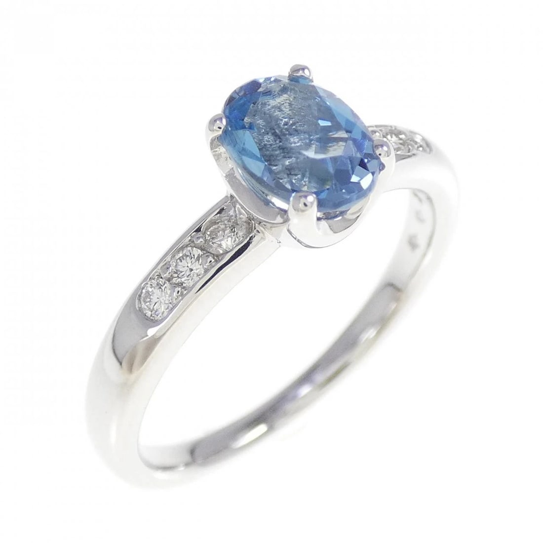 750WG AQUAMARINE RING: 750WG Aquamarine Ring Brand: Unbranded Type/Style: Ring Material: 750WG, Main Stone Aquamarine Secondary Stone Diamond Color: White Gold Size: US 6 1/4 Accessories: None Accessories Notice: When