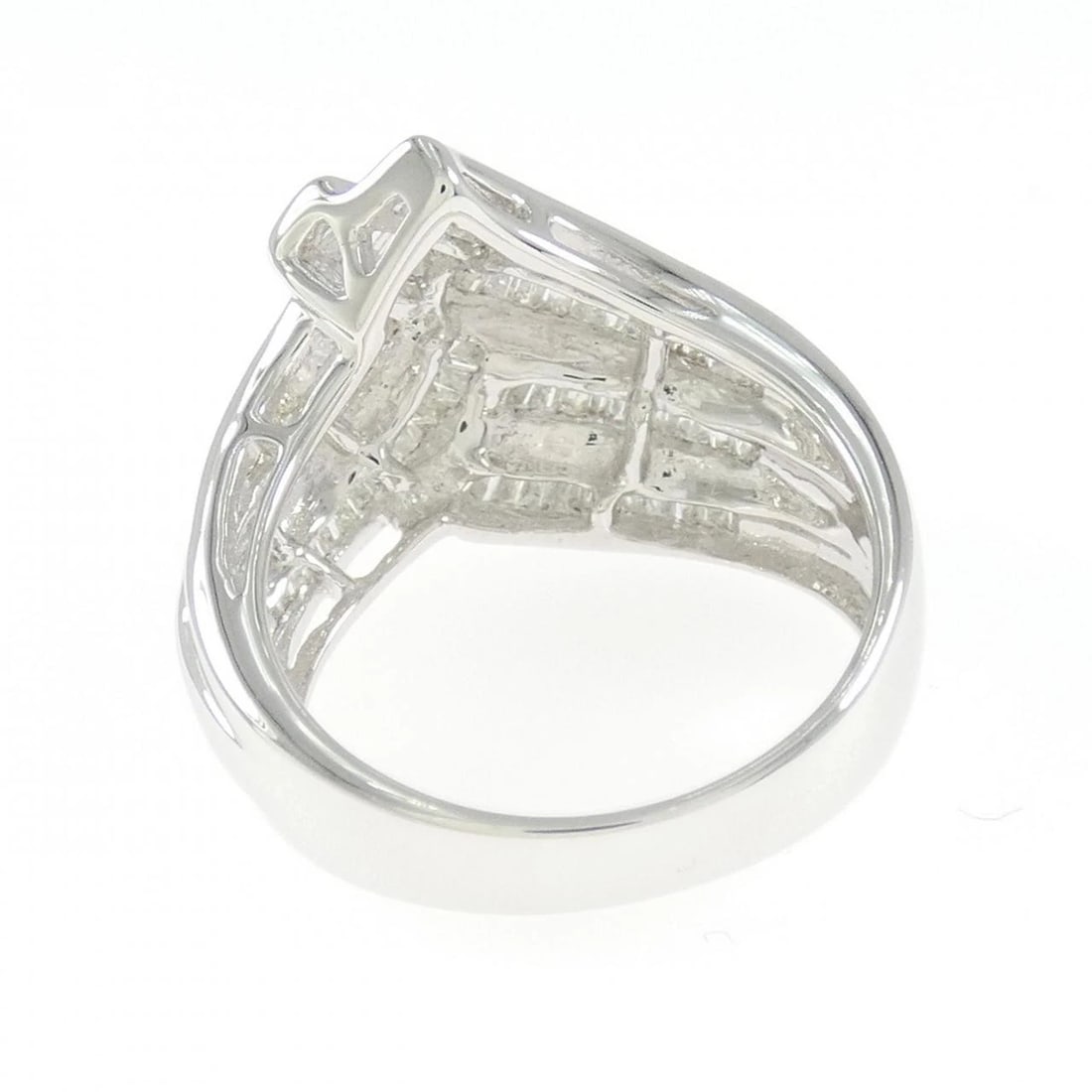 K18WG DIAMOND RING - 3