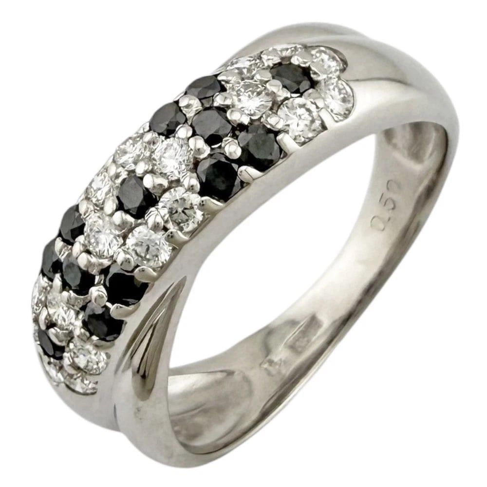 PONTE VECCHIO RING K18 WHITE GOLD DIAMOND: Ponte Vecchio Ring K18 white gold diamond Brand: Ponte Vecchio Type/Style: Ring Material: K18 white gold Main Stone Natural Color: Silver Size: US 5 Accessories: None Accessories Notice: W