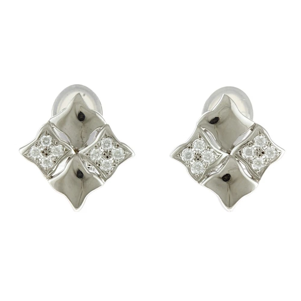 MIKIMOTO EARRING K18 WHITE GOLD DIAMOND USED: MIKIMOTO Earring K18 white gold diamond used Brand: MIKIMOTO Type/Style: Earring Material: K18 white gold Main Stone Natural Color: Silver Size: (CM) 17.0mm x 16.5mm(*mm) Accessories: None