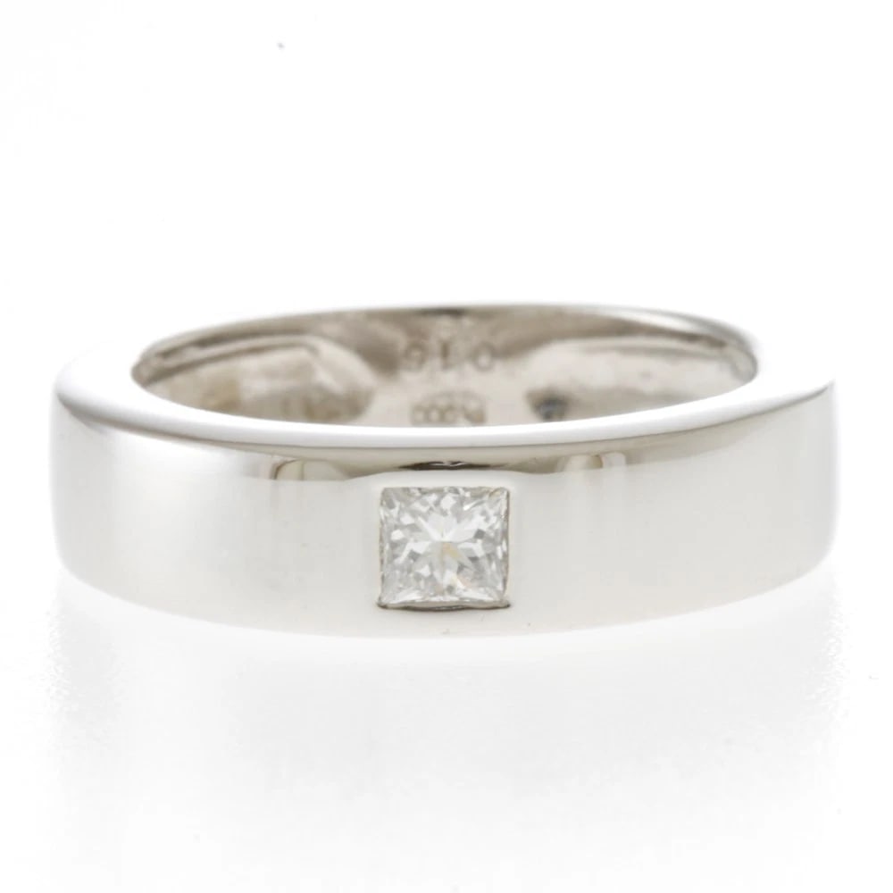 RING PT900PLATINUM DIAMOND: Ring Pt900Platinum diamond Brand: Unbranded Type/Style: Ring Material: Pt900Platinum Main Stone Natural Color: Silver Size: US 3 Accessories: None Accessories Notice: When purchasing pre-owned goods,