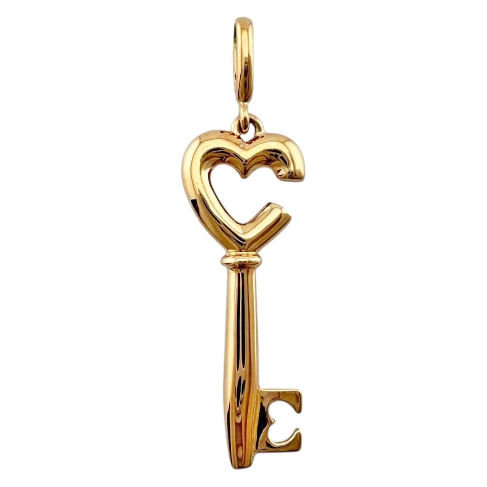 MIKIMOTO PENDANT TOP K18 PINK GOLD KEY HEART USED: MIKIMOTO Pendant top K18 Pink Gold Key Heart used Brand: MIKIMOTO Type/Style: Pendant top Material: K18 Pink Gold Color: Pink gold Size: CM) Top:W8.0mm x H30.0mm Clasp:W2.0mm x H4.5mm Accessories: