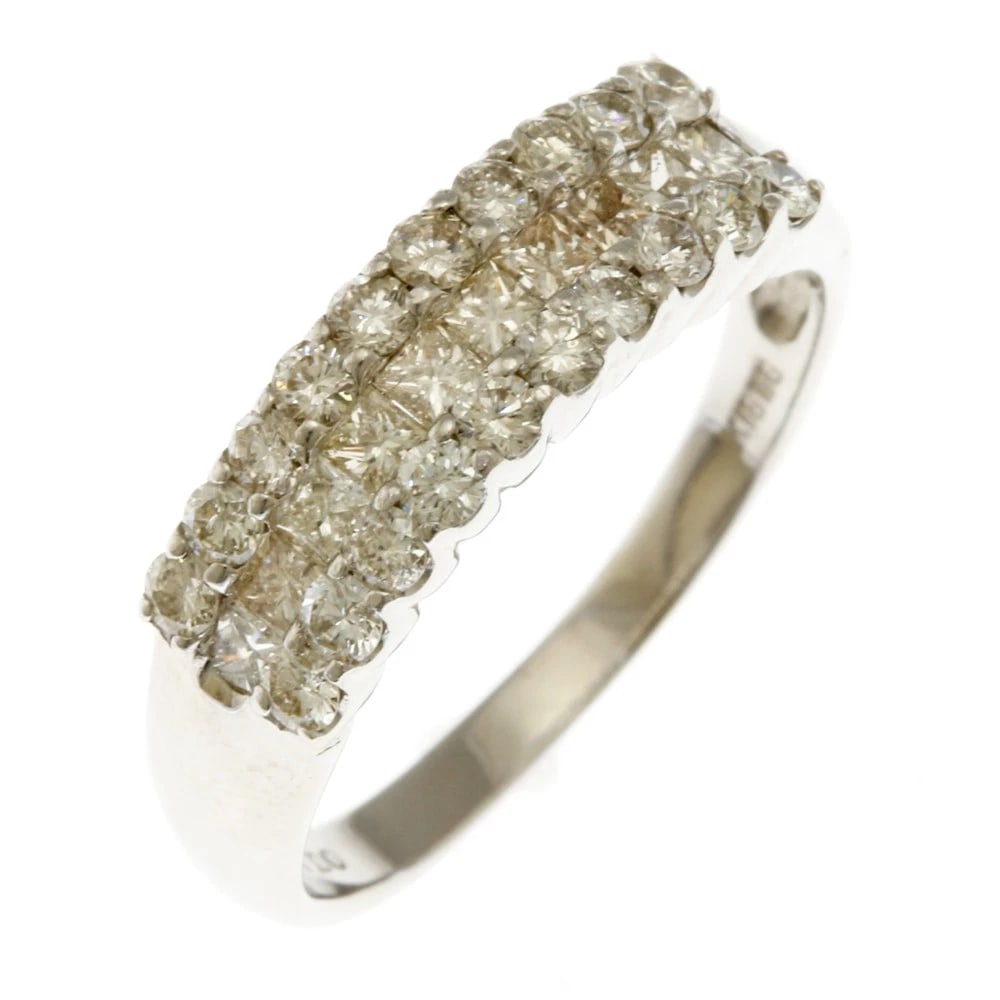 RING K18 WHITE GOLD DIAMOND: Ring K18 white gold diamond Brand: Unbranded Type/Style: Ring Material: K18 white gold Main Stone Natural Color: Silver Size: US 6 Accessories: None Accessories Notice: When purchasing pre