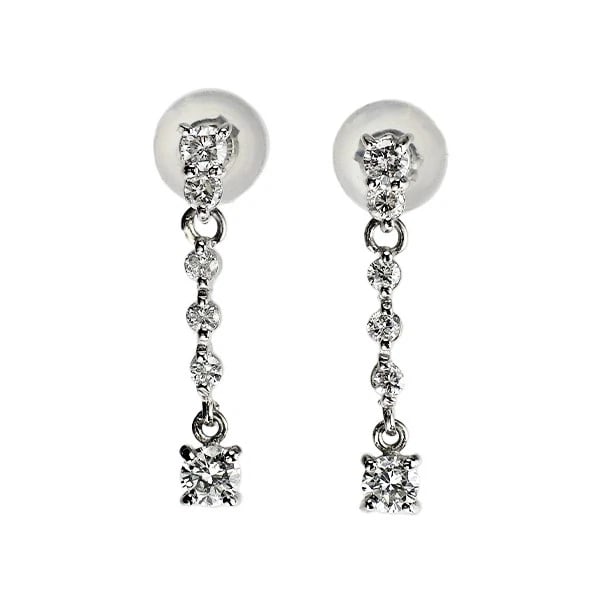 PT900 DIAMOND EARRING: Pt900 diamond earring Brand: None Type/Style: piercing Material: Pt900 Color: PT Size: Length/Width/Diameter18.5 Accessories: None Accessories Notice: When purchasing pre-owned goods, please refer to