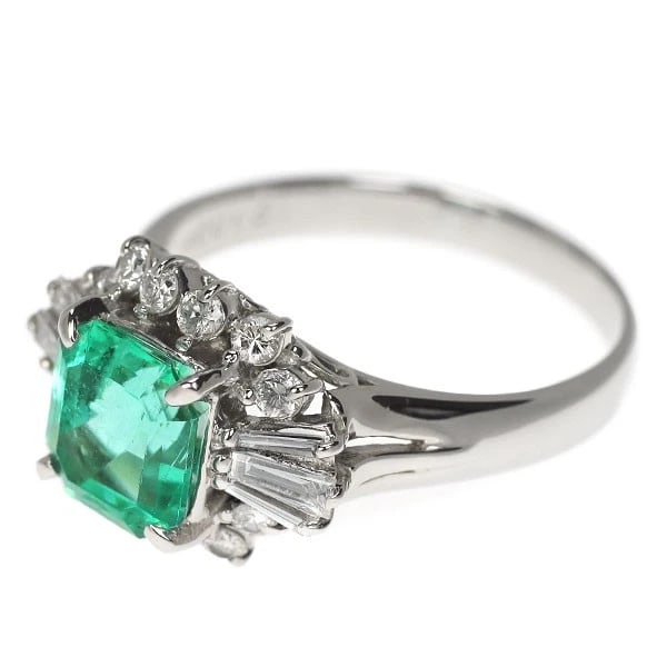 PT850 EMERALD DIAMOND RING - 2