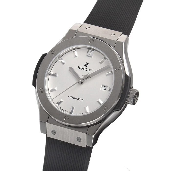 HUBLOT CLASSIC FUSION TITANIUM AUTOMATIC WATCH: Hublot Classic Fusion Titanium Automatic Watch Brand: Hublot Type/Style: Wristwatch Material: Material (Main) Titanium Color: Case Color none Size: Case Size 33.0mm Accessories: None Accessories