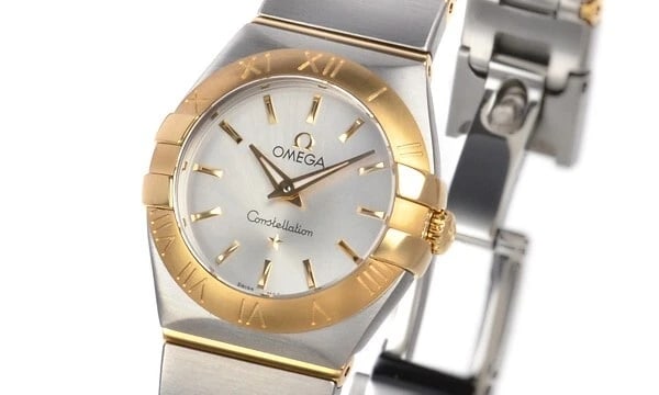 OMEGA CONSTELLATION BRUSHED QUARTZ WATCH: Omega Constellation Brushed Quartz Watch Brand: OMEGA Type/Style: Wristwatch Material: Material (Main) Stainless Steel, Yellow Gold Color: Case Color Color Silver Size: Case Size 24.0mm Accessories: