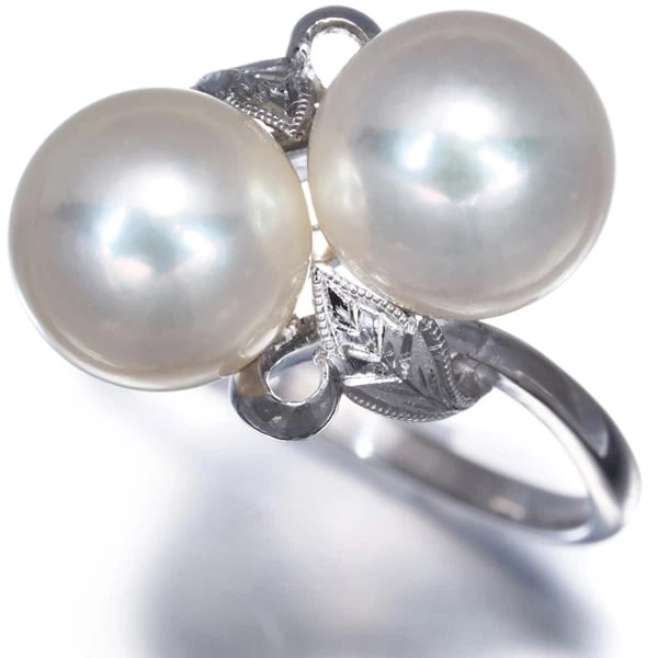 MIKIMOTO AKOYA PEARL LEAF RING 14K 585 WHITE GOLD: Mikimoto Akoya Pearl Leaf Ring 14K 585 White Gold Brand: MIKIMOTO Type/Style: Ring Material: 14K 585 White Gold Main Stone Cultured Color: White Gold Size: US 5.75-6 Accessories: None Acce