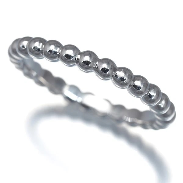VAN CLEEF & ARPELS PERLEE MEDIUM RING 18K 750 WHITE GOLD: Van Cleef & Arpels Perlee Medium Ring 18K 750 White Gold Brand: Van Cleef & Arpels Type/Style: Ring Material: 18K 750 White Gold Color: White Gold Size: US 8 - 8.25 Accessories: None Acces