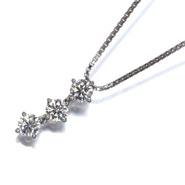 DIAMOND H&C 2WAY 3P NECKLACE 900 PLATINUM/850: Diamond H&C 2WAY 3P Necklace 900 Platinum/850 Brand: Unbranded Type/Style: Necklace Material: 900 Platinum/850 Main Stone Natural Color: Platinum Size: Necklace length: 45cmAdjUS table to short length