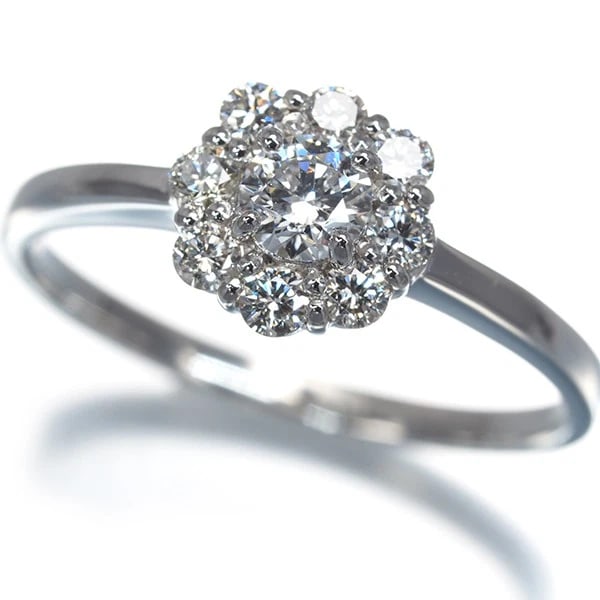 DIAMOND FLOWER RING 900 PLATINUM: Diamond Flower Ring 900 Platinum Brand: Unbranded Type/Style: Ring Material: 18K 750 White Gold Main Stone Natural Color: White Gold Size: US 6.5-6.75 Accessories: None Accessories Notice: