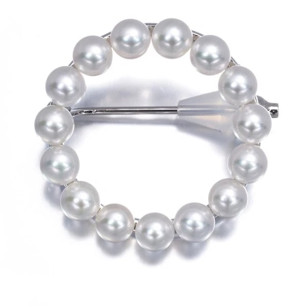 MIKIMOTO BABY AKOYA PEARL CIRCLE BROOCH SILVER: Mikimoto Baby Akoya Pearl Circle Brooch Silver Brand: MIKIMOTO Type/Style: Brooch Material: Silver Main Stone Cultured Color: Silver Size: Design Size: Diameter Approximately 25.0mm Accessories: None